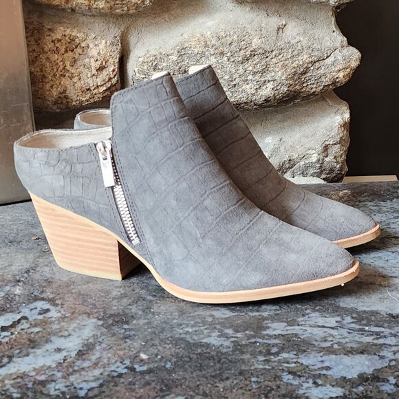 NWT Dolce Vita Gray Suede Zip-Up Slip-In Booties Size 8 - Picture 7 of 15